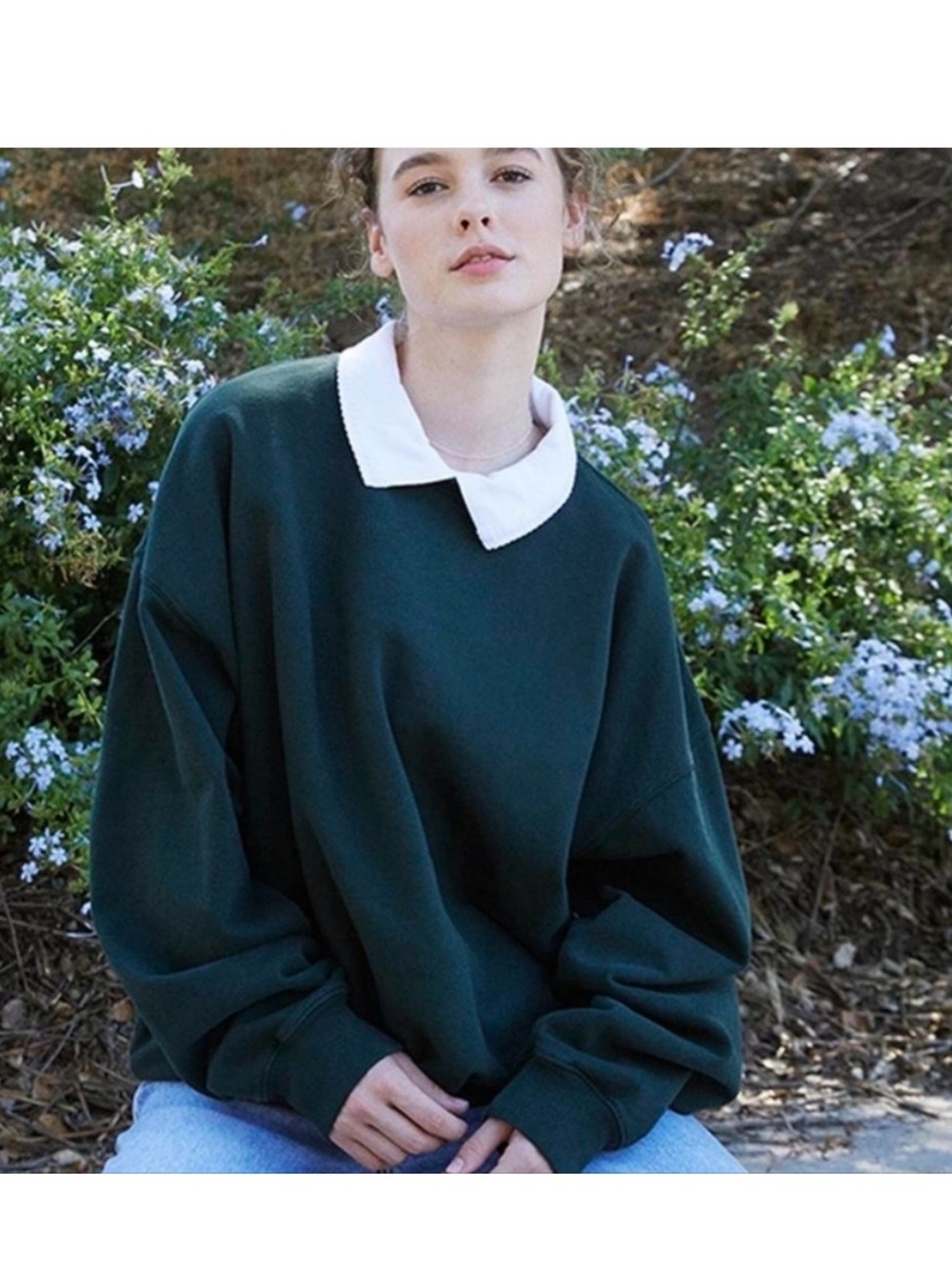 Brandy Melville John Galt Pine Green Sweatshirt With White Contrast Collar